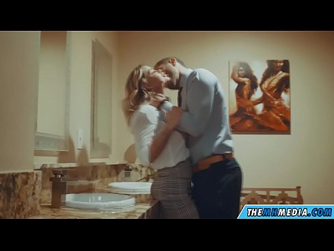 ❤️ Meta blonda busty seduces f'kamra tal-banju pubbliku ❤❌ Porno fb lilna mt.https-tubsexer.ru ☑